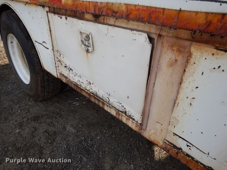 image for item DH2711 1994 White GMC WIA service truck