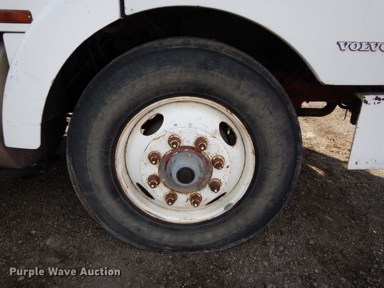 image for item DH2711 1994 White GMC WIA service truck