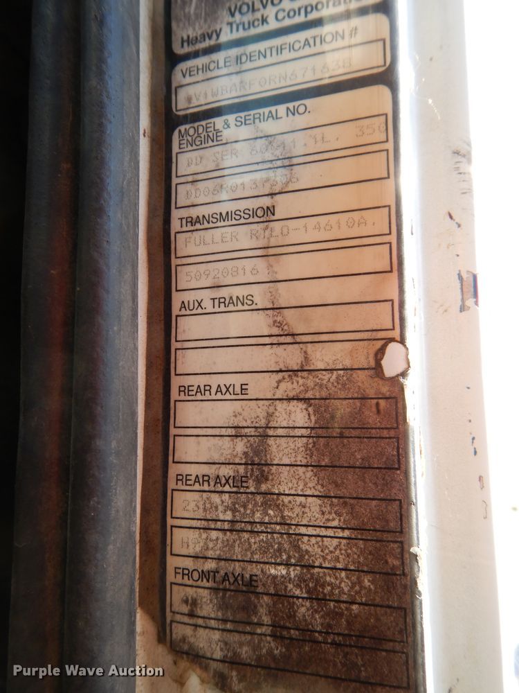 image for item DH2711 1994 White GMC WIA service truck