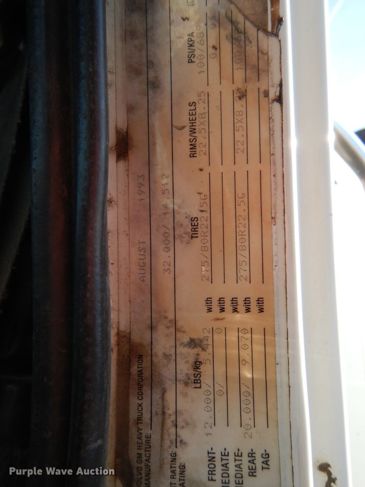 image for item DH2711 1994 White GMC WIA service truck