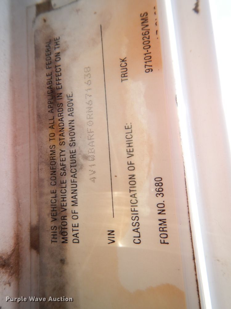 image for item DH2711 1994 White GMC WIA service truck