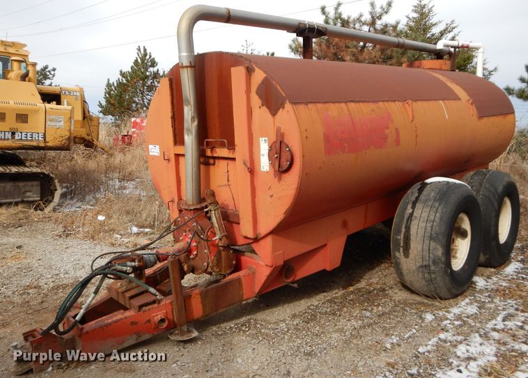 image for item DH2714 Calumet S3750 water wagon