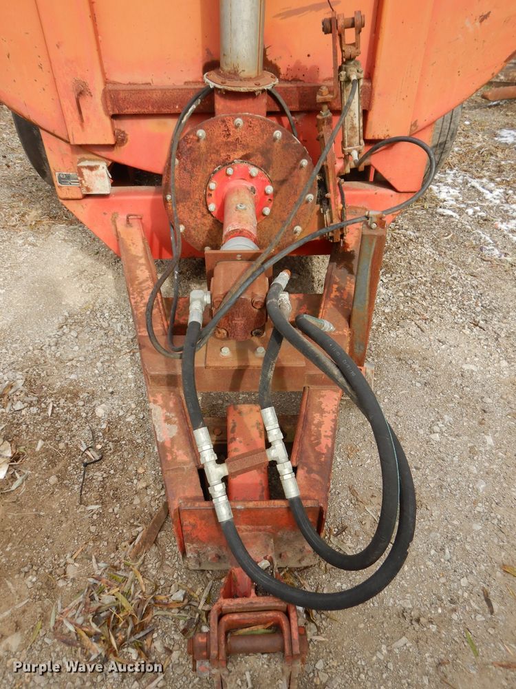 image for item DH2714 Calumet S3750 water wagon