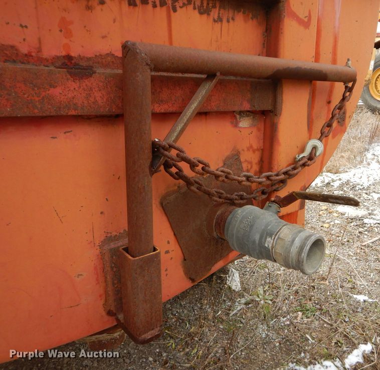 image for item DH2714 Calumet S3750 water wagon