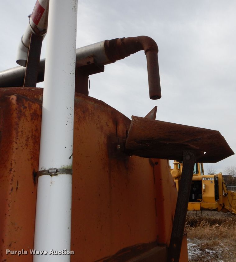 image for item DH2714 Calumet S3750 water wagon