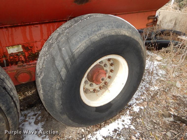 image for item DH2714 Calumet S3750 water wagon