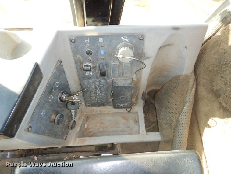 image for item DH2718 2008 Caterpillar 815F Series II soil compactor