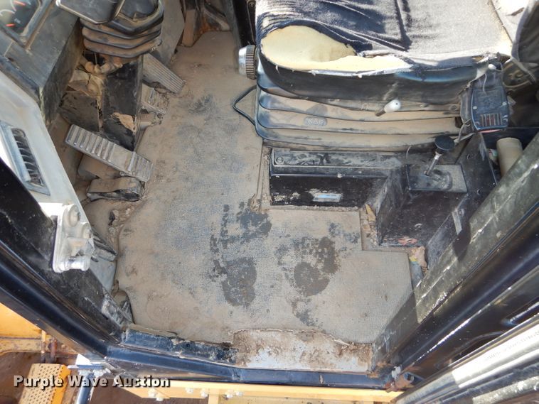 image for item DH2718 2008 Caterpillar 815F Series II soil compactor