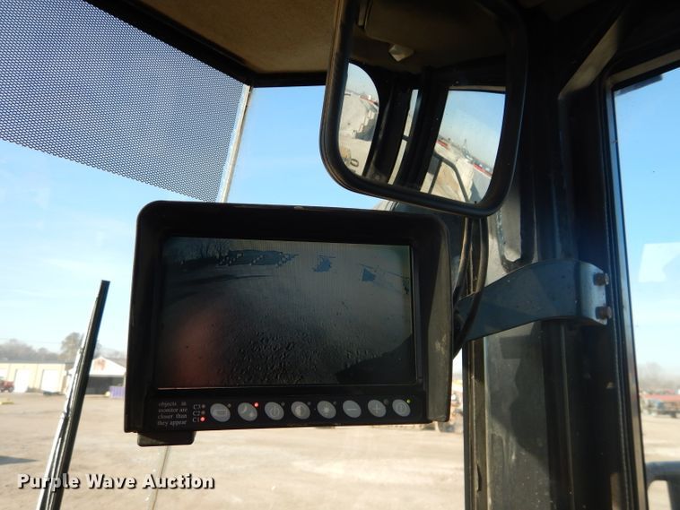 image for item DH2718 2008 Caterpillar 815F Series II soil compactor