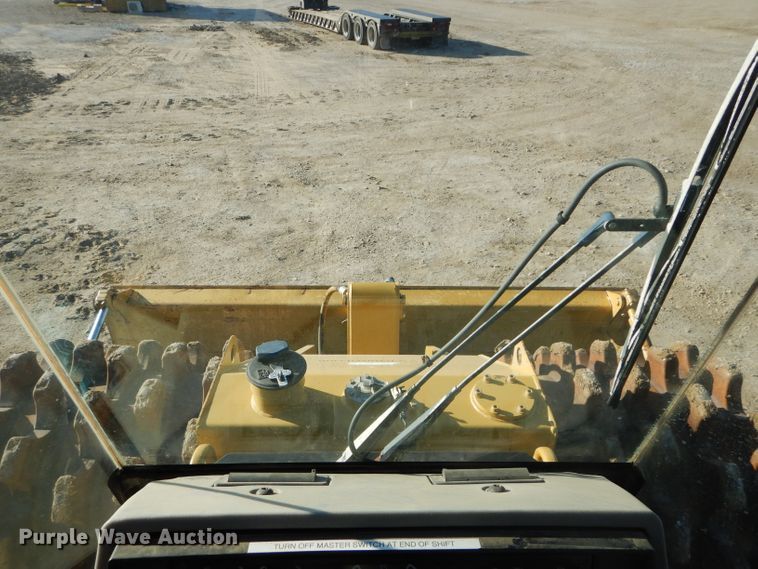 image for item DH2718 2008 Caterpillar 815F Series II soil compactor