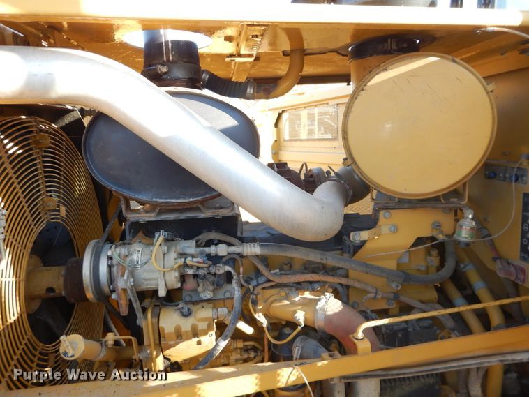 image for item DH2718 2008 Caterpillar 815F Series II soil compactor