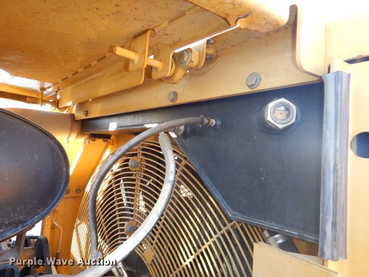image for item DH2718 2008 Caterpillar 815F Series II soil compactor