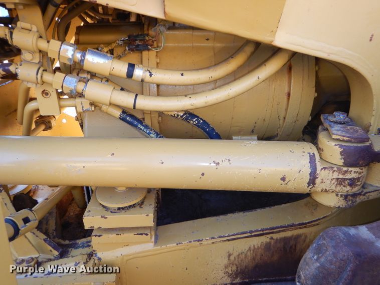 image for item DH2718 2008 Caterpillar 815F Series II soil compactor