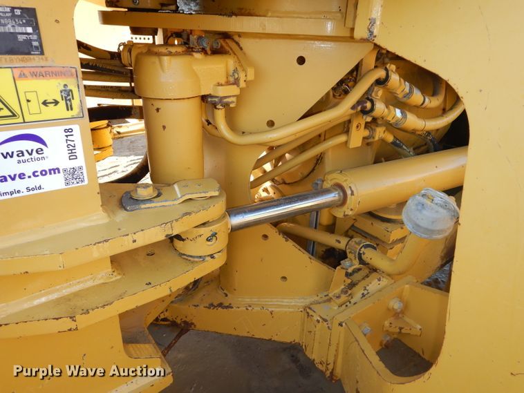 image for item DH2718 2008 Caterpillar 815F Series II soil compactor