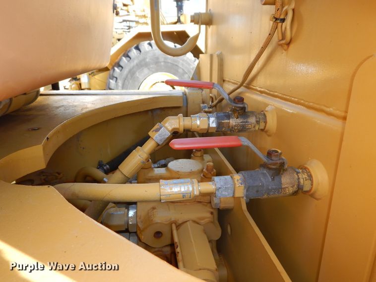 image for item DH2718 2008 Caterpillar 815F Series II soil compactor