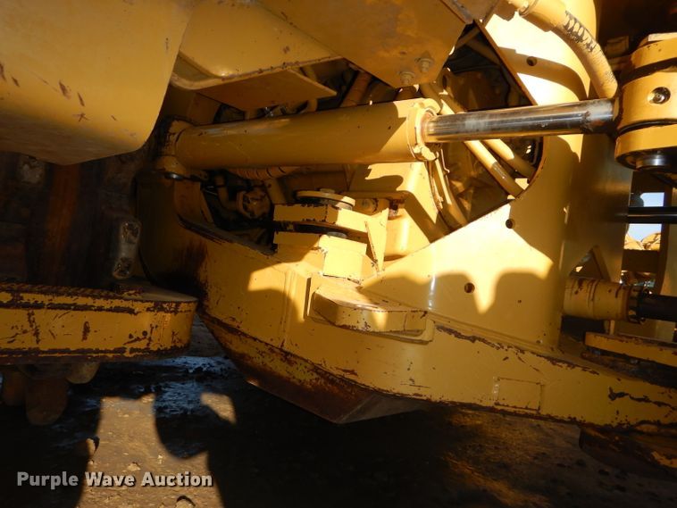 image for item DH2718 2008 Caterpillar 815F Series II soil compactor