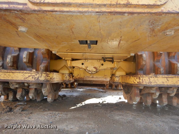 image for item DH2718 2008 Caterpillar 815F Series II soil compactor