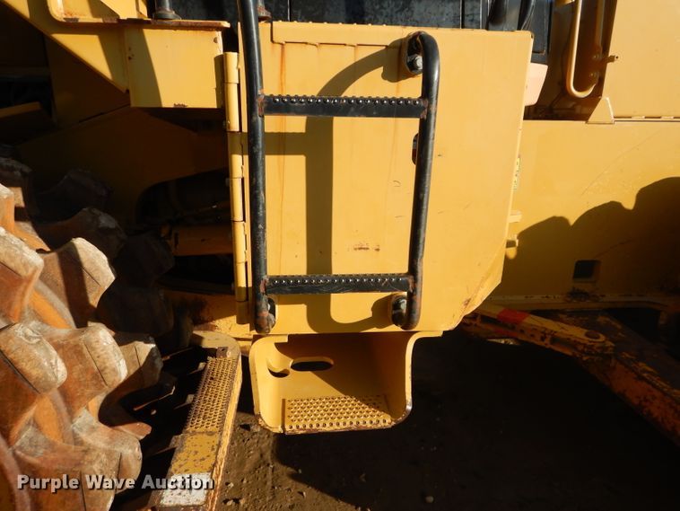 image for item DH2718 2008 Caterpillar 815F Series II soil compactor