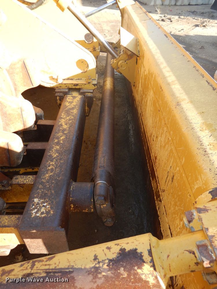 image for item DH2718 2008 Caterpillar 815F Series II soil compactor