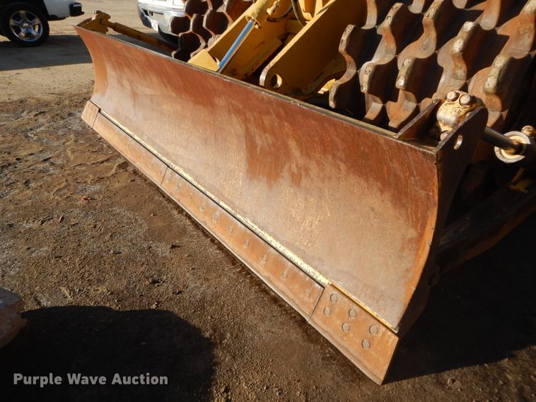 image for item DH2718 2008 Caterpillar 815F Series II soil compactor