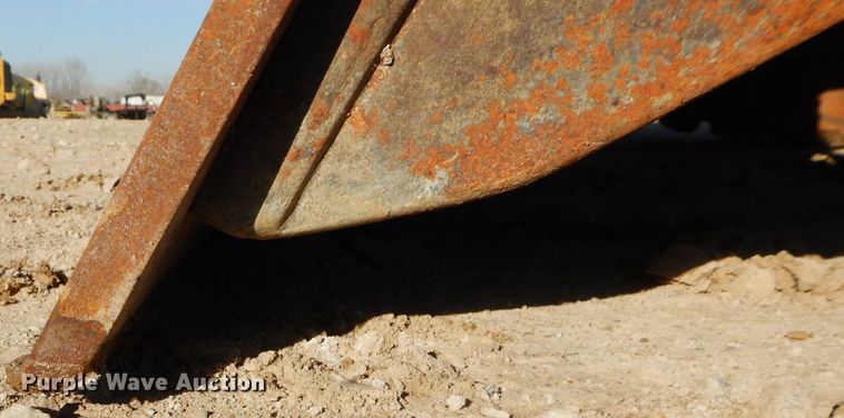 image for item DH2718 2008 Caterpillar 815F Series II soil compactor