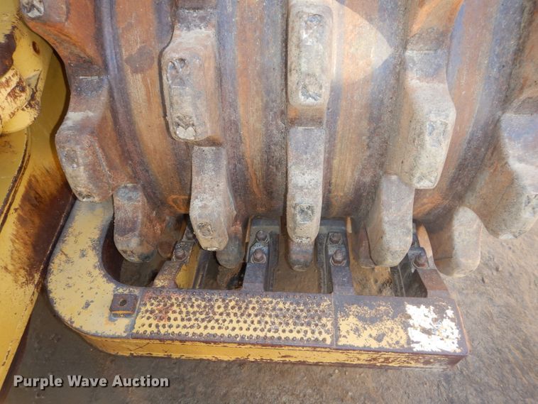 image for item DH2718 2008 Caterpillar 815F Series II soil compactor