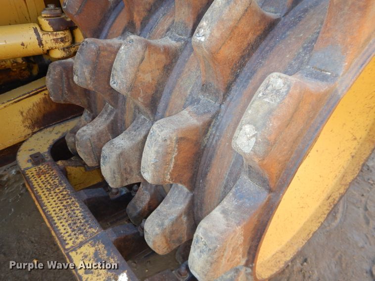 image for item DH2718 2008 Caterpillar 815F Series II soil compactor