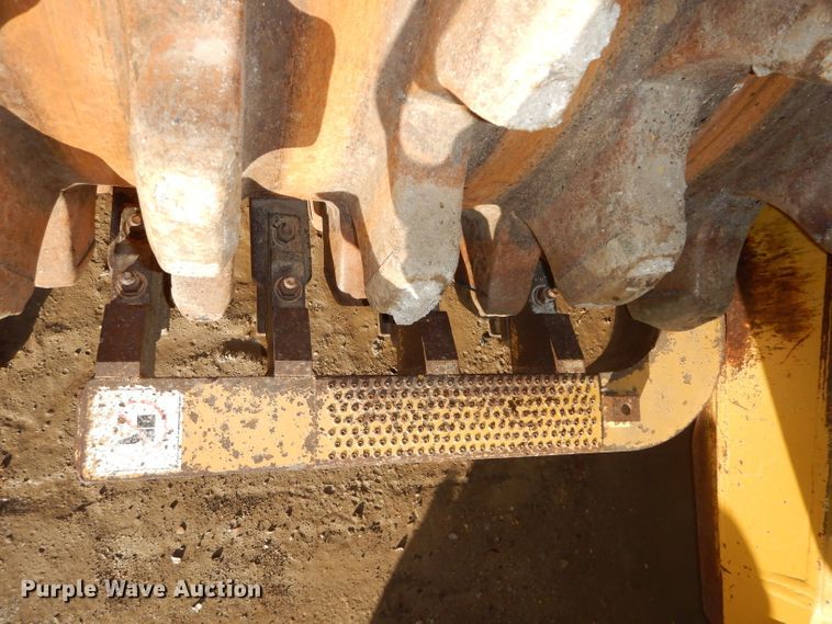 image for item DH2718 2008 Caterpillar 815F Series II soil compactor