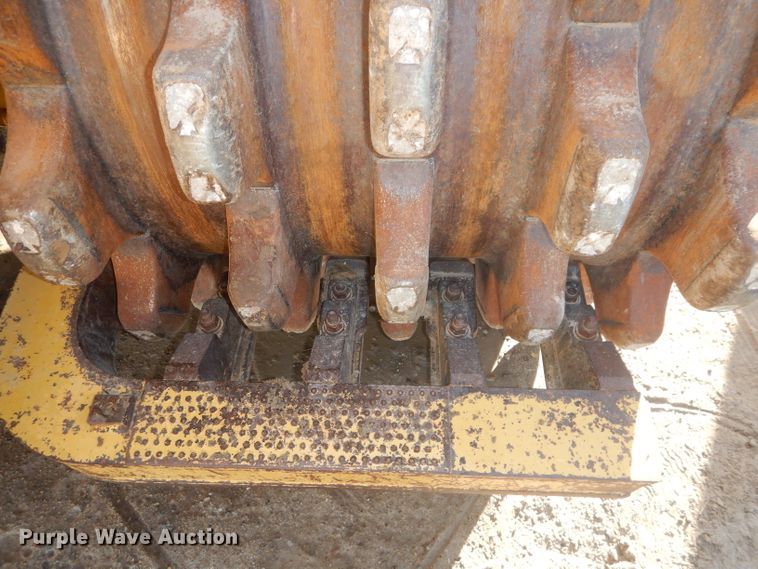 image for item DH2718 2008 Caterpillar 815F Series II soil compactor