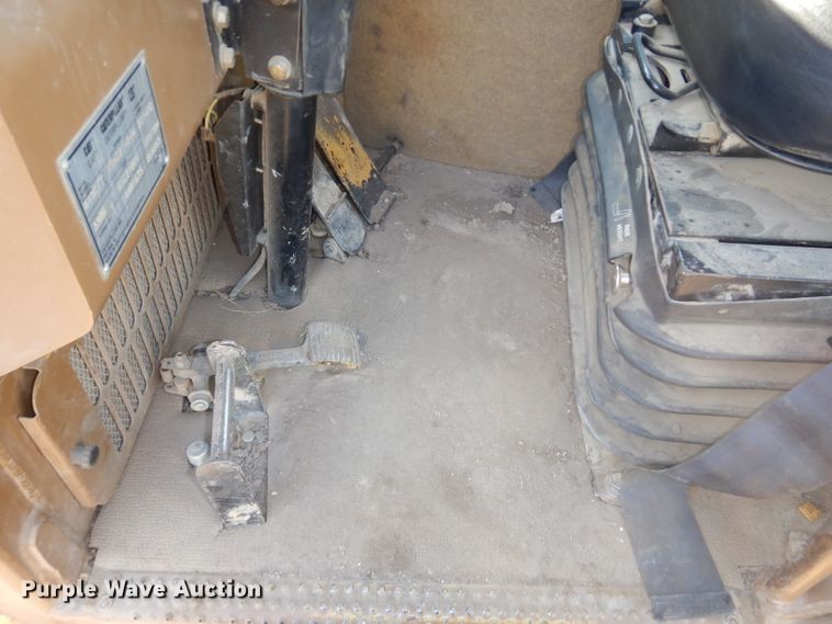 image for item DH2719 2000 Caterpillar 615C Series II elevating scraper