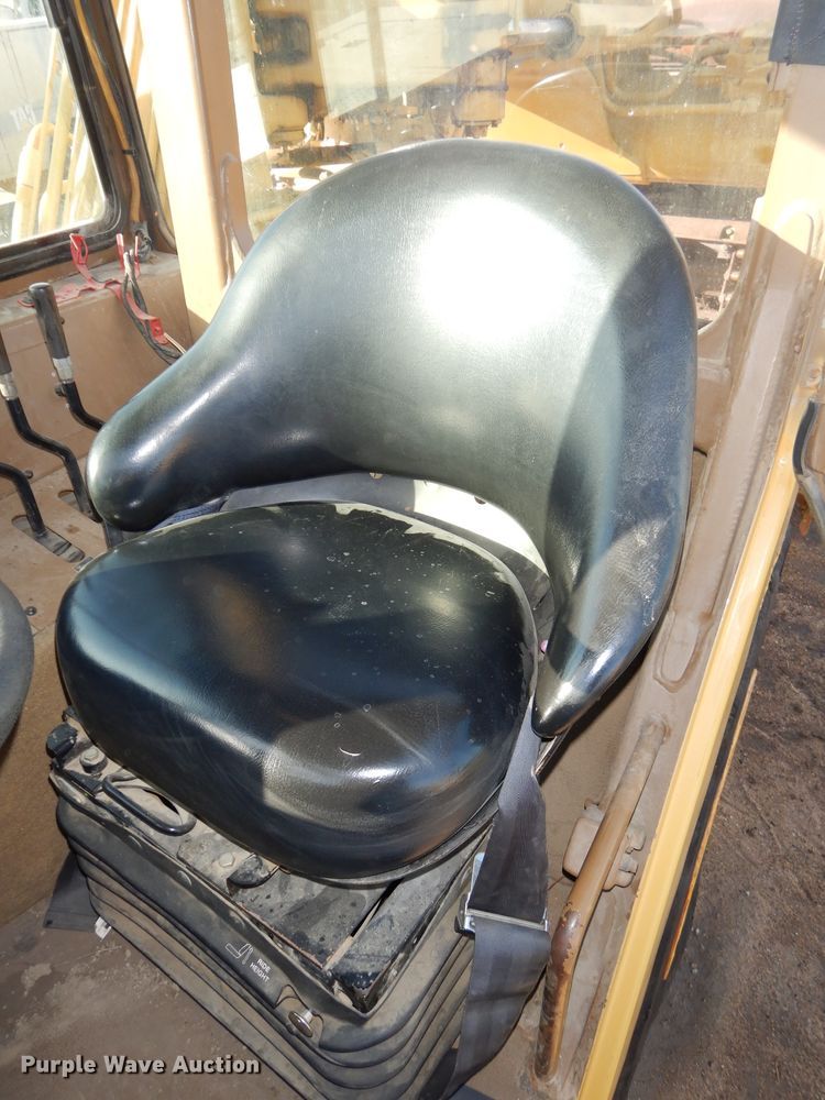 image for item DH2719 2000 Caterpillar 615C Series II elevating scraper