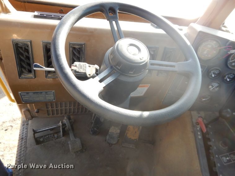 image for item DH2719 2000 Caterpillar 615C Series II elevating scraper