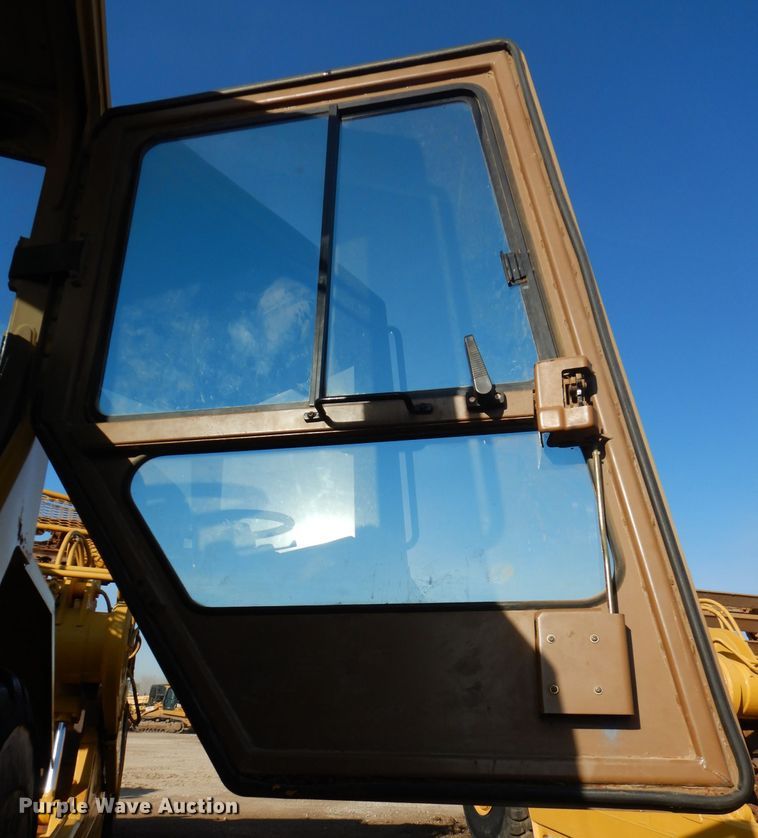 image for item DH2719 2000 Caterpillar 615C Series II elevating scraper