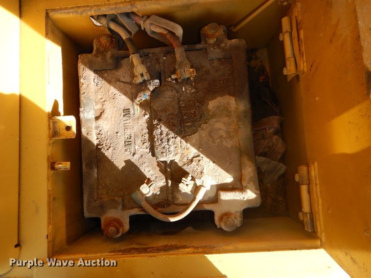 image for item DH2719 2000 Caterpillar 615C Series II elevating scraper