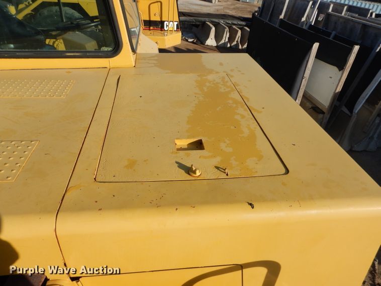 image for item DH2719 2000 Caterpillar 615C Series II elevating scraper