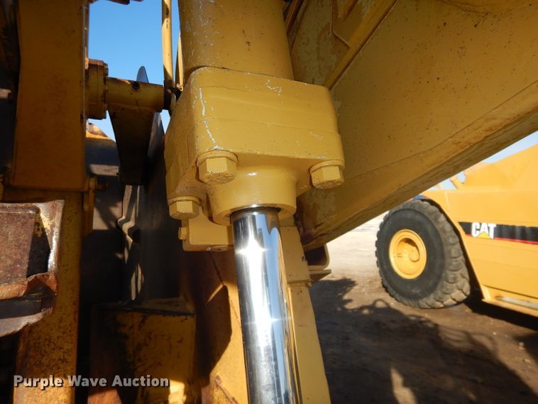 image for item DH2719 2000 Caterpillar 615C Series II elevating scraper