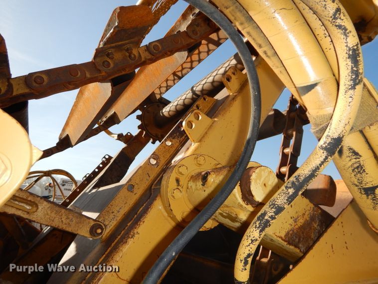 image for item DH2719 2000 Caterpillar 615C Series II elevating scraper