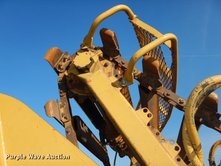 image for item DH2719 2000 Caterpillar 615C Series II elevating scraper