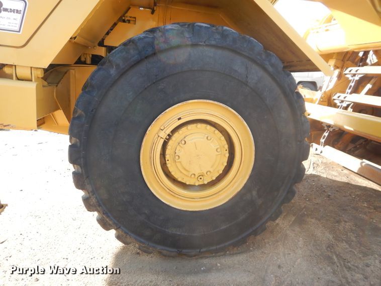 image for item DH2719 2000 Caterpillar 615C Series II elevating scraper