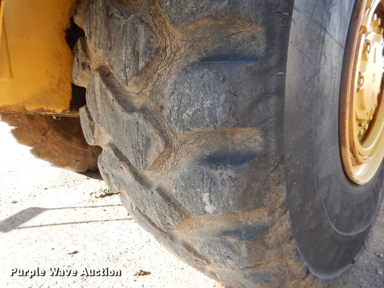 image for item DH2719 2000 Caterpillar 615C Series II elevating scraper