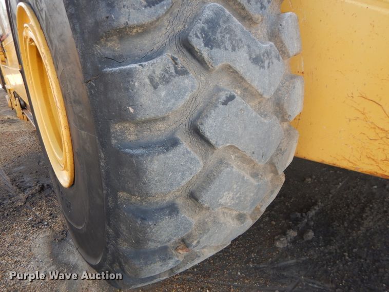 image for item DH2719 2000 Caterpillar 615C Series II elevating scraper