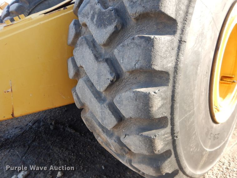 image for item DH2719 2000 Caterpillar 615C Series II elevating scraper