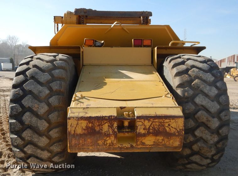 image for item DH2720 2003 Caterpillar 615C Series II elevating scraper