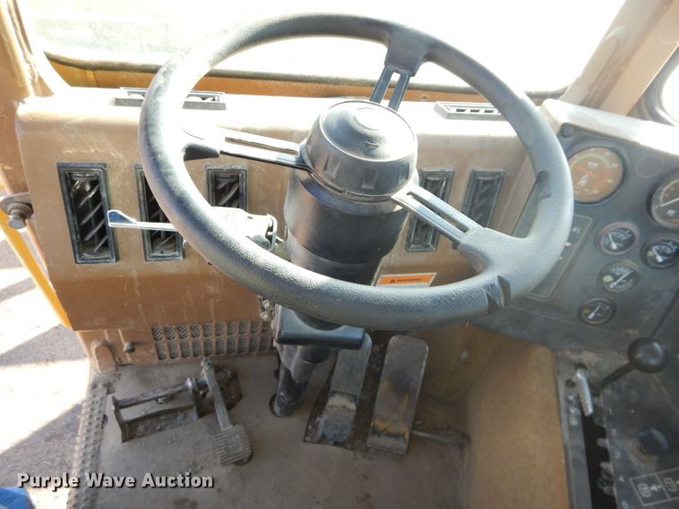 image for item DH2720 2003 Caterpillar 615C Series II elevating scraper