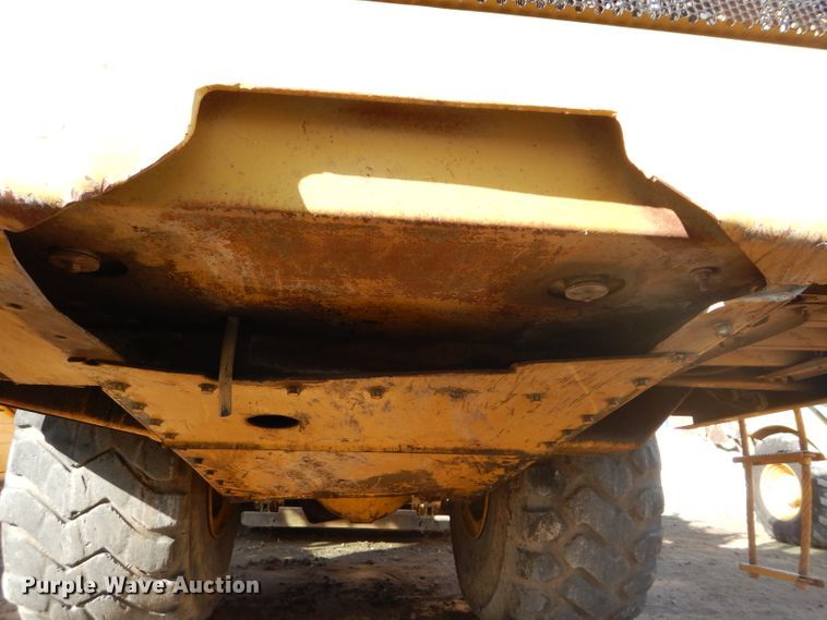 image for item DH2720 2003 Caterpillar 615C Series II elevating scraper