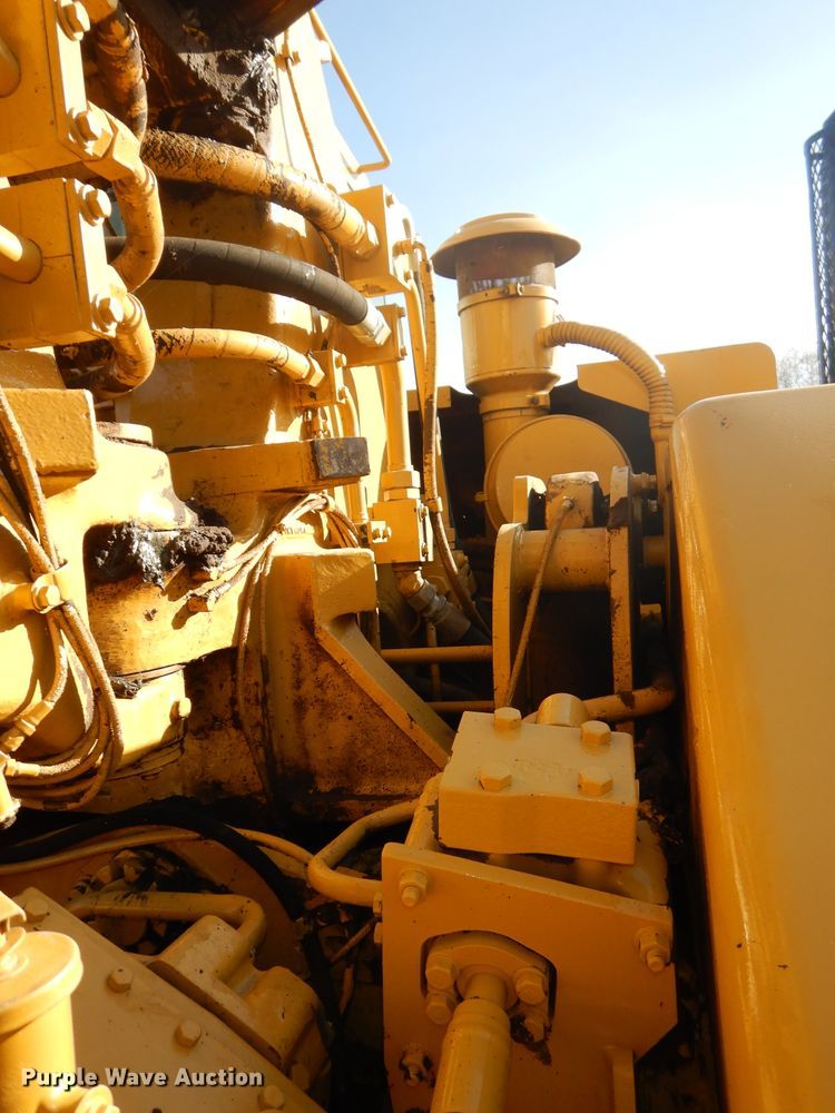 image for item DH2720 2003 Caterpillar 615C Series II elevating scraper