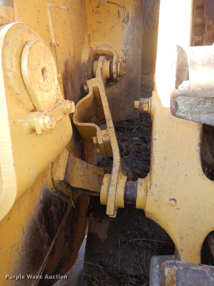 image for item DH2720 2003 Caterpillar 615C Series II elevating scraper