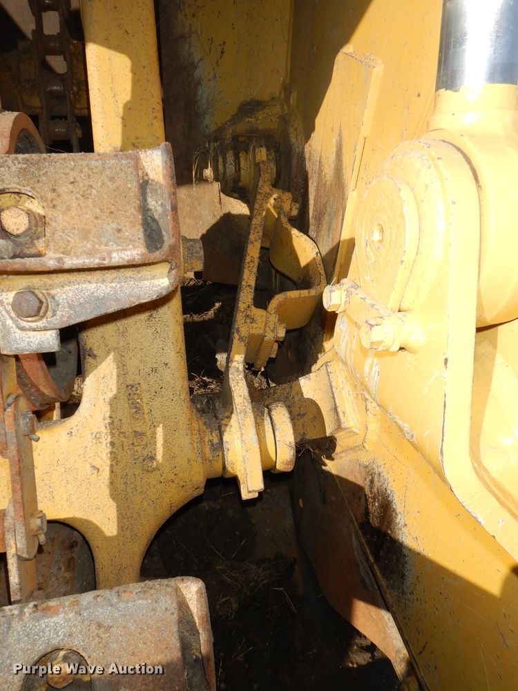 image for item DH2720 2003 Caterpillar 615C Series II elevating scraper