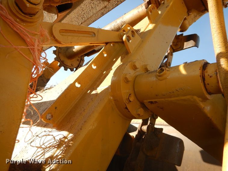 image for item DH2720 2003 Caterpillar 615C Series II elevating scraper