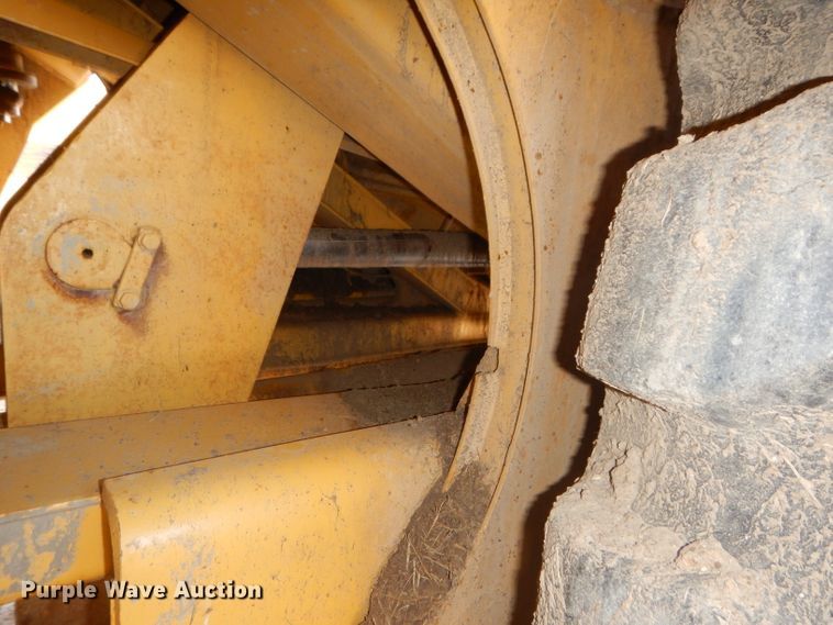 image for item DH2720 2003 Caterpillar 615C Series II elevating scraper